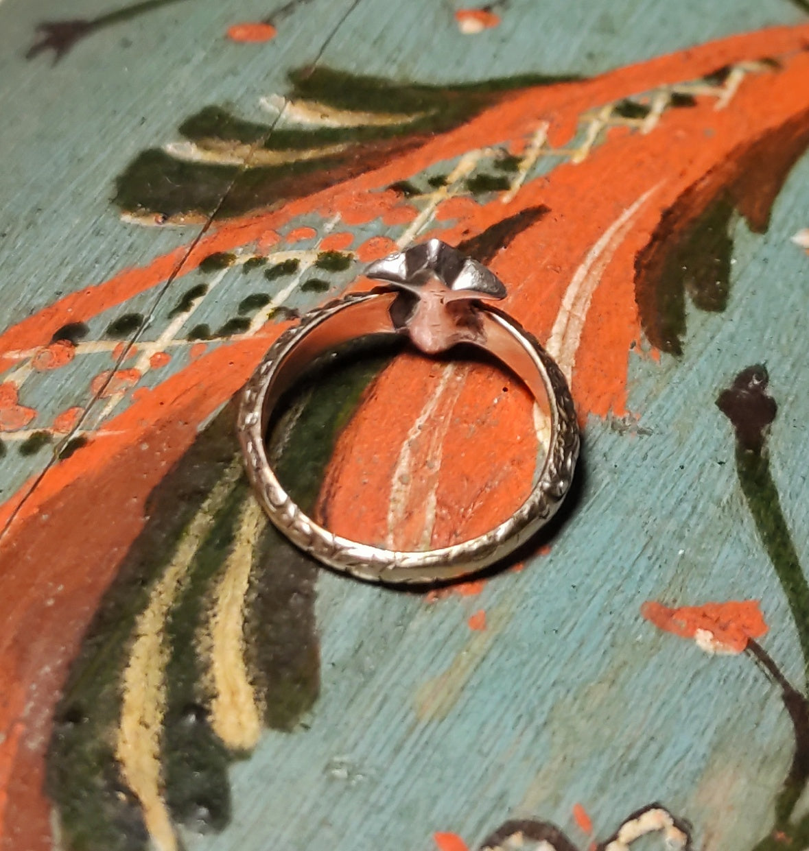 Crowned heart ring with diamonds