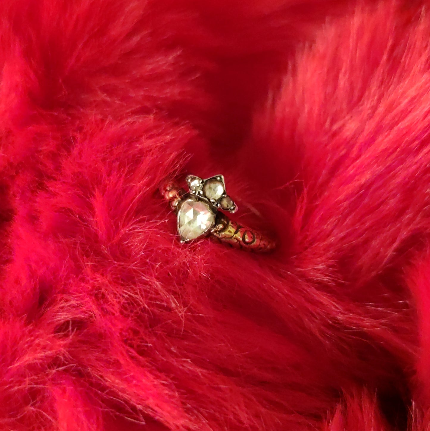 Crowned heart ring with diamonds