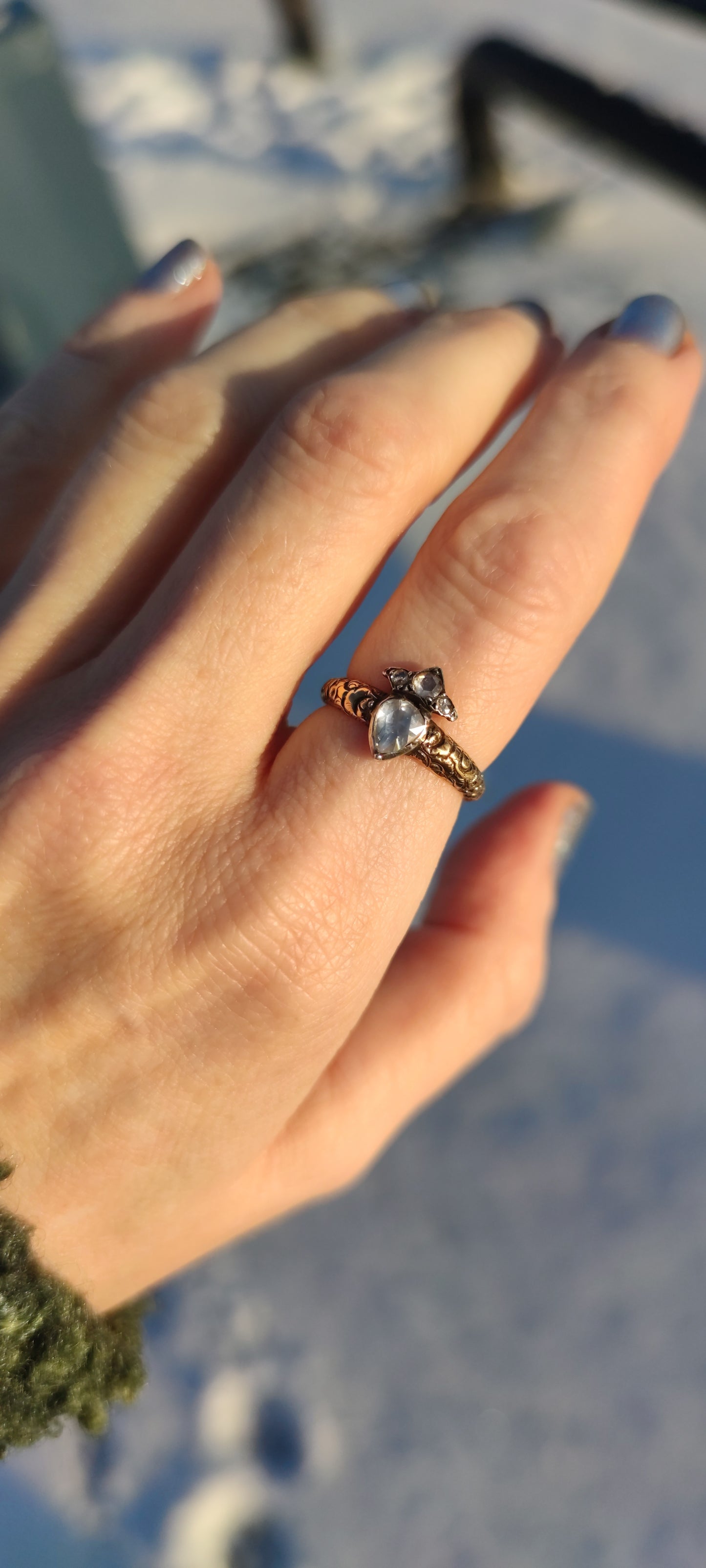 Crowned heart ring with diamonds