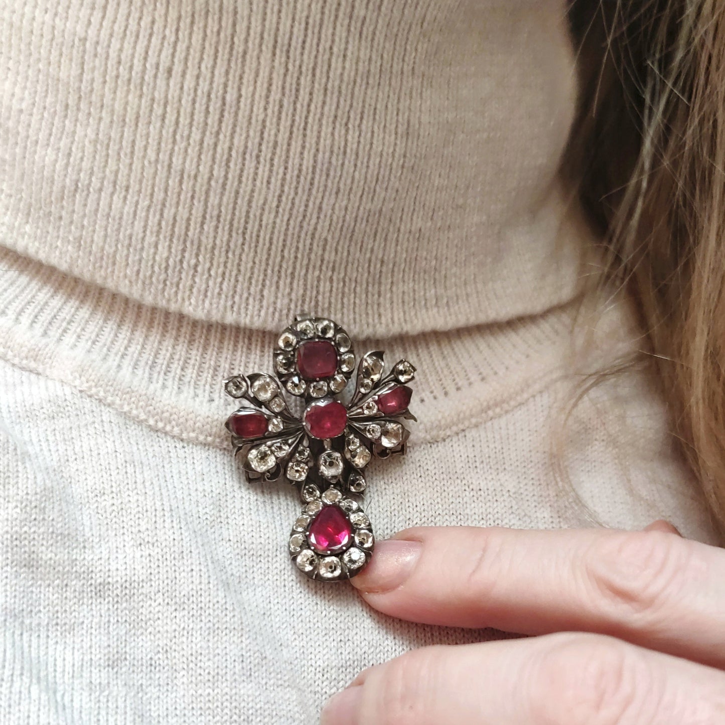 Red and white paste pendant from the Georgian era