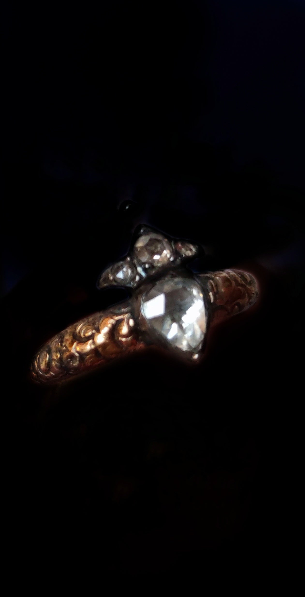 Crowned heart ring with diamonds
