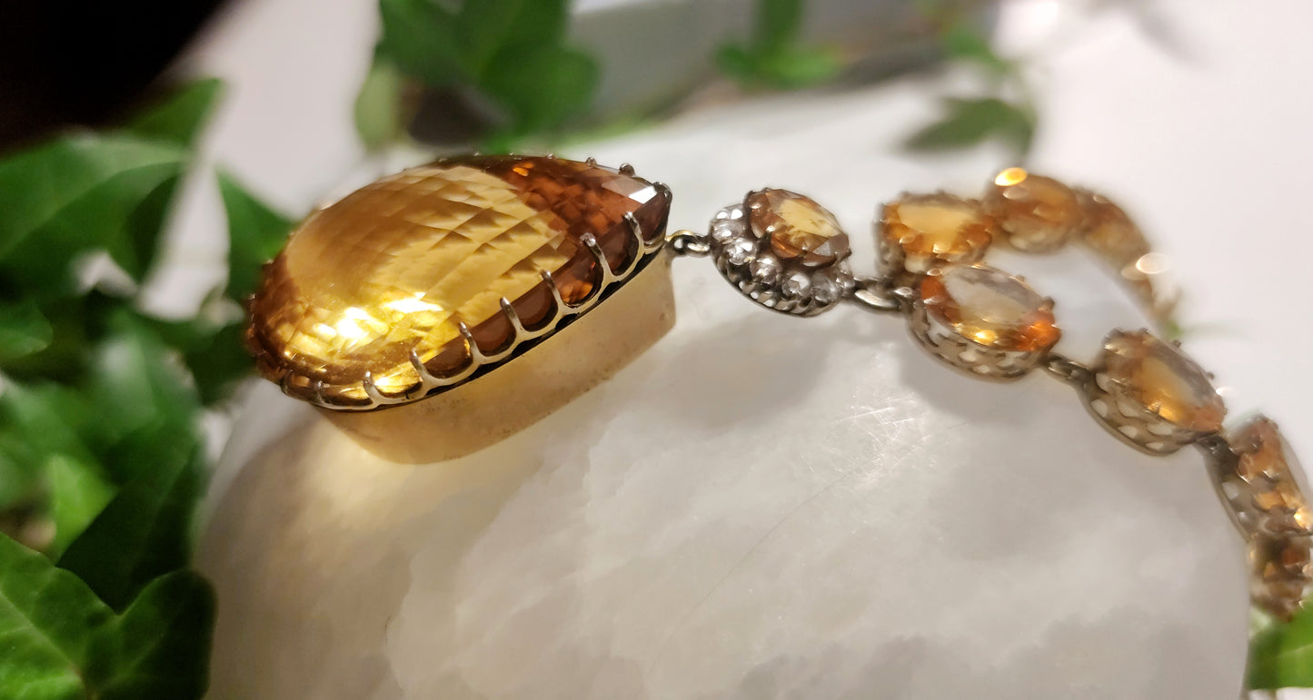 Portable sunshine - citrine and diamond necklace in gold
