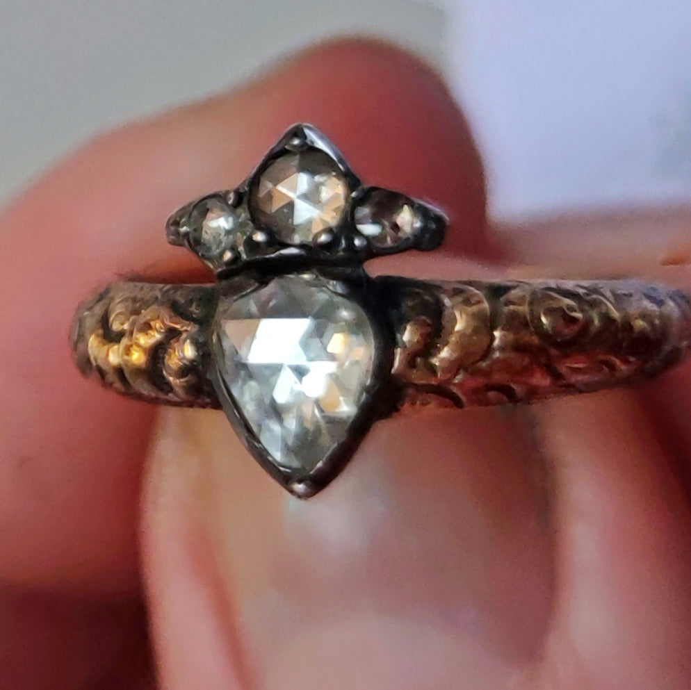 Crowned heart ring with diamonds