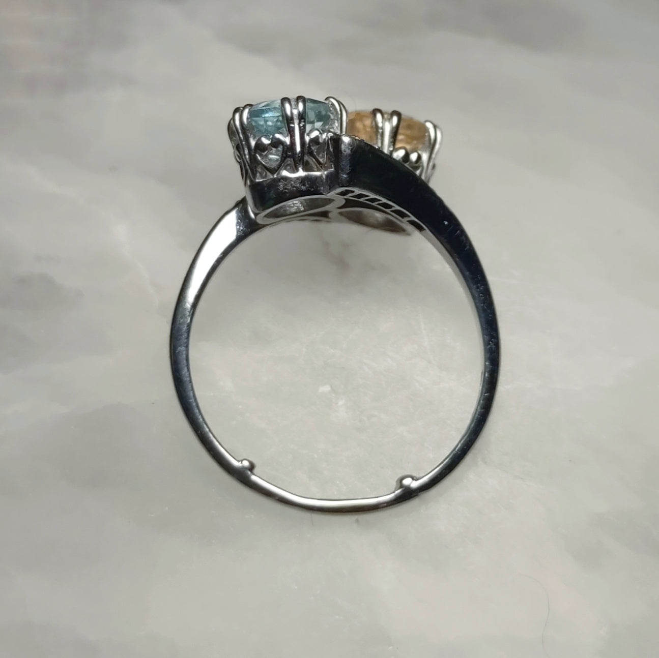 Aquamarine and heliodor moi-et-toi ring in platinum