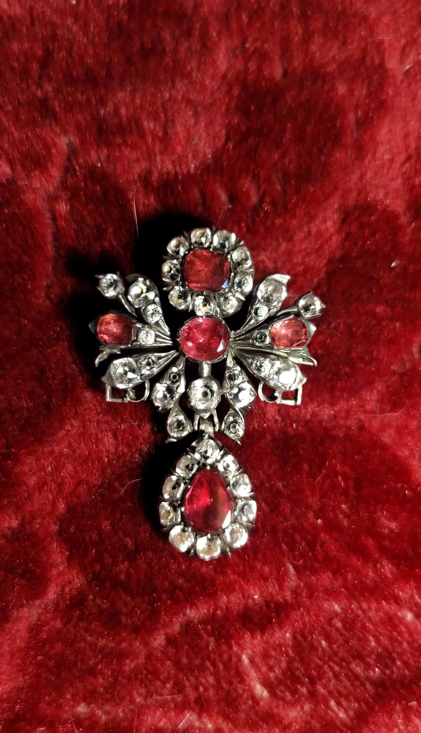 Red and white paste pendant from the Georgian era