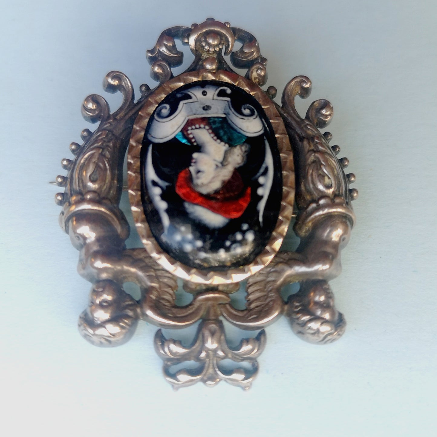 The 19th century medieval style dandy with putti frame - Medea's Mix