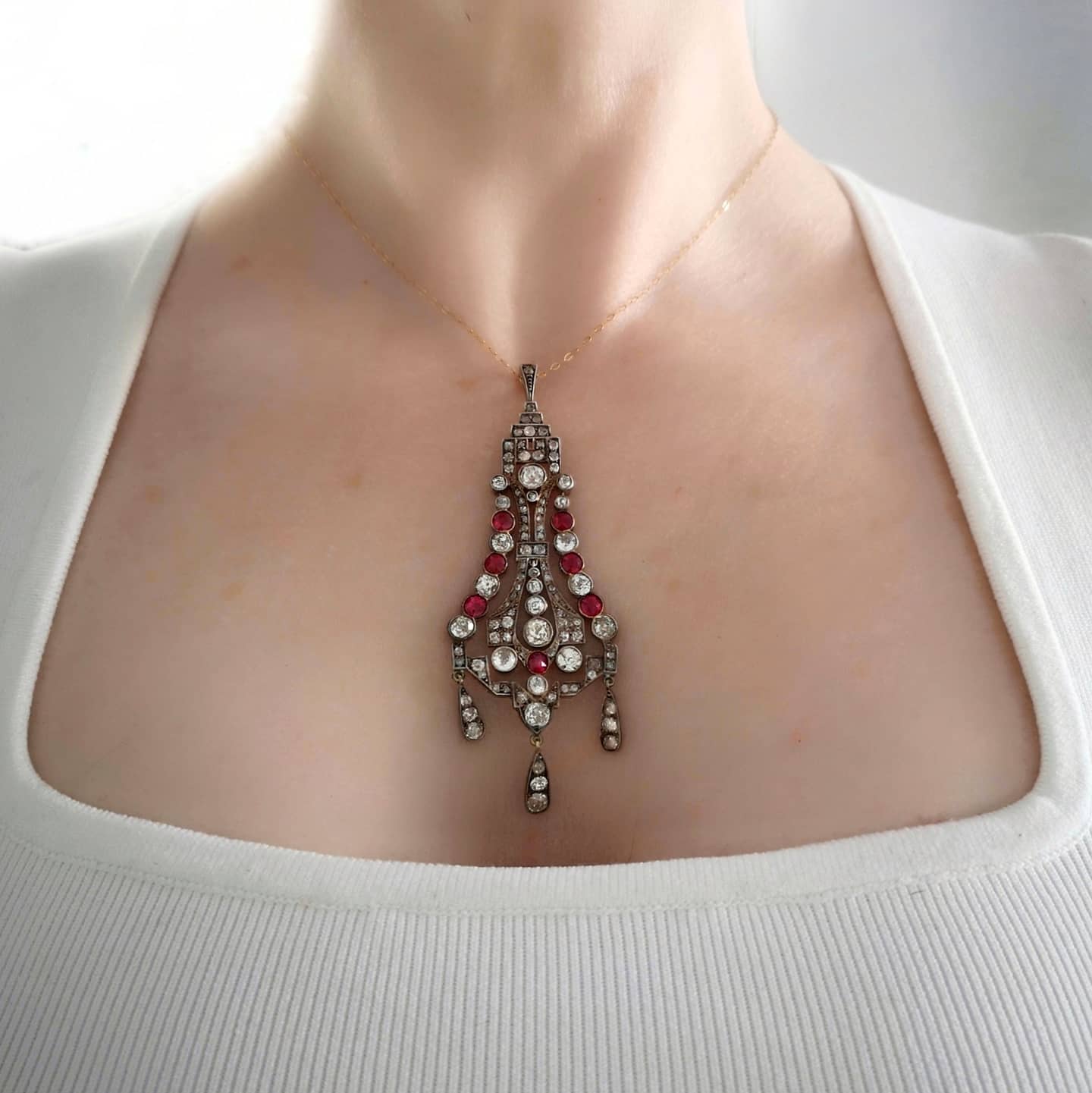 The roaring 20's diamond and ruby chandelier pendant